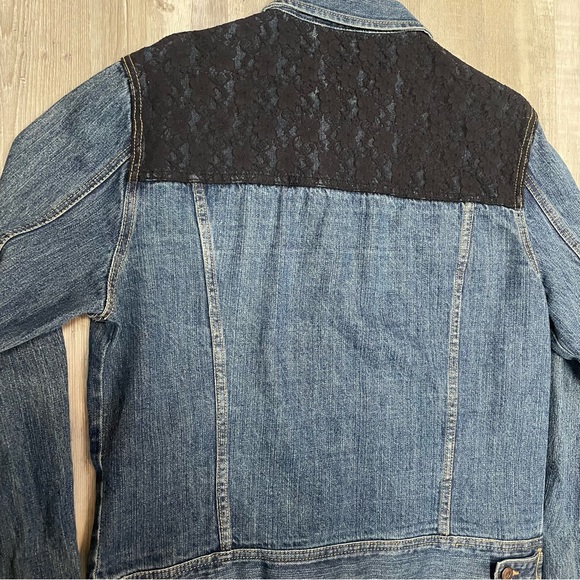 Forever 21 Women's Denim Four Pocket Blue Jean Jacket Size Large - Picture 9 of 9